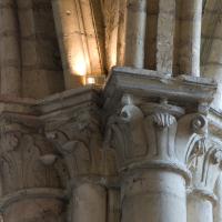 Basilique Saint-Remi de Reims - Interior, south chevet aisle capital