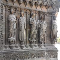 Cathédrale Notre-Dame de Reims - Exterior, western frontispiece, center portal, right jamb figures