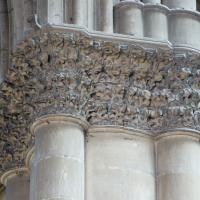Cathédrale Notre-Dame de Reims - Interior, nave, north arcade pier capital