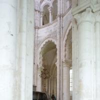 Abbaye Saint-Germer-de-Fly - Interior, ambulatory looking northwest