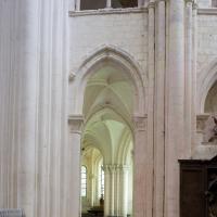 Abbaye Saint-Germer-de-Fly - Interior, south transept, east elevation 