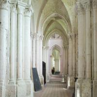 Abbaye Saint-Germer-de-Fly - Interior, south nave aisle looking east