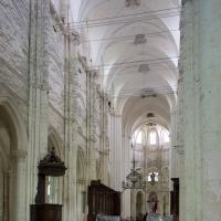 Abbaye Saint-Germer-de-Fly - Interior, north nave elevation looking east