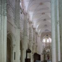 Abbaye Saint-Germer-de-Fly - Interior, north nave elevation looking east