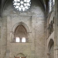 Église de Saint-Leu-d'Esserent - Interior, nave looking west, narthex