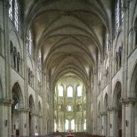 Église de Saint-Leu-d'Esserent - Interior, nave looking east
