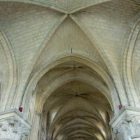 Église de Saint-Leu-d'Esserent - Interior, ambulatory vaults