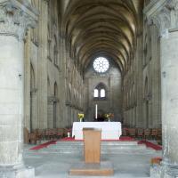 Église de Saint-Leu-d'Esserent - Interior, chevet and nave from ambulatory looking west