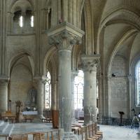 Église de Saint-Leu-d'Esserent - Interior, ambulatory looking north