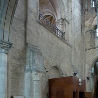 Église de Saint-Leu-d'Esserent - Interior, west nave elevation with view of narthex