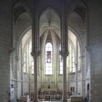 Collégiale Saint-Quentin - Interior, axial chapel looking east