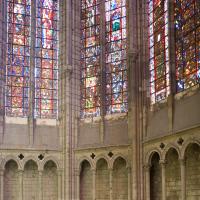Collégiale Saint-Quentin - Interior, chevet stained glass and triforium