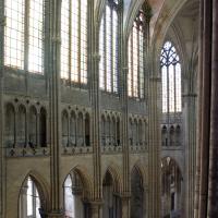 Collégiale Saint-Quentin - Interior, south choir elevation from triforium level