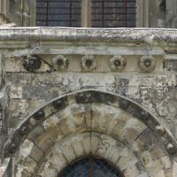 Collégiale Saint-Quentin - Exterior, chevet, radiating chapel, sculptural detail
