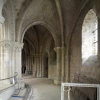 Cathédrale Notre-Dame de Senlis - Interior, chevet, east gallery ambulatory looking northwest