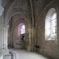 Cathédrale Notre-Dame de Senlis - Interior, chevet, east gallery ambulatory looking north