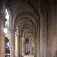 Cathédrale Notre-Dame de Senlis - Interior, chevet, south aisle looking east