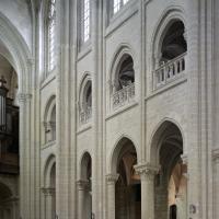 Cathédrale Notre-Dame de Senlis - Interior, nave looking northwest