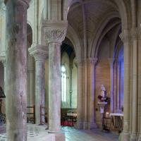Cathédrale Notre-Dame de Senlis - Interior, chevet, south ambulatory looking northeast