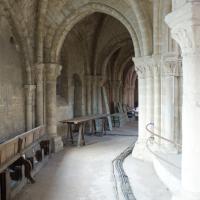 Cathédrale Notre-Dame de Senlis - Interior, chevet, ambulatory gallery