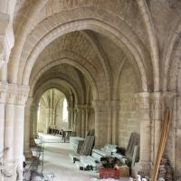 Cathédrale Notre-Dame de Senlis - Interior, chevet, south gallery, looking east