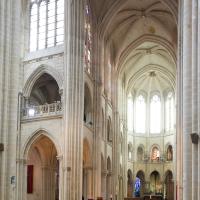 Cathédrale Notre-Dame de Senlis - Interior, chevet and north transept looking northeast