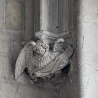 Cathédrale Notre-Dame de Senlis - Interior, corbel sculpture in the chapter house