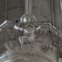 Cathédrale Notre-Dame de Senlis - Interior, capital sculpture in the chapter house