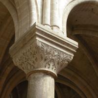 Cathédrale Notre-Dame de Senlis - Interior, chevet, hemicycle  capital