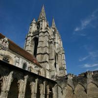 Église Saint-Jean-des-Vignes de Soissons - Exterior, ruins of cloister and western frontispiece towers