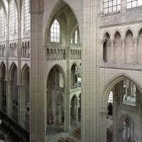 Cathédrale Saint-Gervais-Saint-Protais de Soissons - Interior, crossing space, triforium level, looking southeast into south transept 