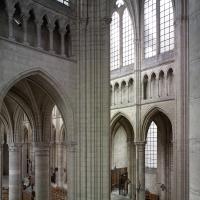 Cathédrale Saint-Gervais-Saint-Protais de Soissons - Interior, crossing space, gallery level, looking northwest to last nave bay