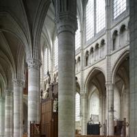 Cathédrale Saint-Gervais-Saint-Protais de Soissons - Interior, south nave aisle looking northwest