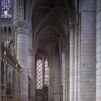 Cathédrale Saint-Gervais-Saint-Protais de Soissons - Interior, south choir aisle looking east into ambulatory