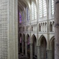 Cathédrale Saint-Gervais-Saint-Protais de Soissons - Interior, chevet, triforium level looking southeast into hemicycle