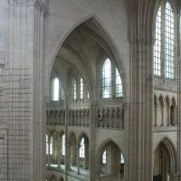 Cathédrale Saint-Gervais-Saint-Protais de Soissons - Interior, crossing space, triforium level, looking southwest into south transept 
