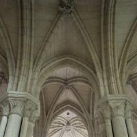 Cathédrale Saint-Gervais-Saint-Protais de Soissons - Interior, south transept, gallery level, apsidal chapel vault