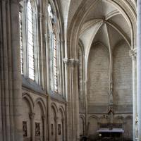 Cathédrale Saint-Pierre-Saint-Paul de Troyes - Interior, chevet, north outer aisle, outer and chapel