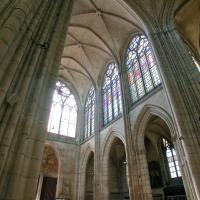 Basilique Saint-Urbain de Troyes - Interior, north nave elevation from crossing