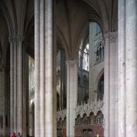 Cathédrale Notre-Dame de Amiens - Interior, south chevet aisle looking northwest