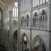Cathédrale Notre-Dame de Amiens - Interior, north transept elevation from triforium level, looking southwest