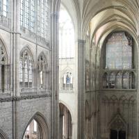 Cathédrale Notre-Dame de Amiens - Interior, south transept from triforium level 