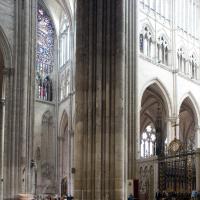 Cathédrale Notre-Dame de Amiens - Interior, southwest crossing pier
