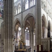 Cathédrale Notre-Dame de Amiens - Interior, north transept elevation from nave