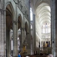 Cathédrale Notre-Dame de Amiens - Interior, north nave elevation looking east