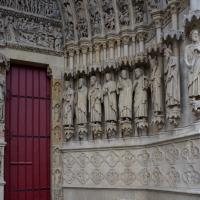 Cathédrale Notre-Dame de Amiens - Exterior, western frontispiece, center portal, south jamb