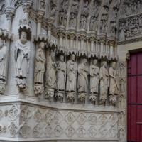 Cathédrale Notre-Dame de Amiens - Exterior, western frontispiece, center portal, north jamb