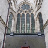 Cathédrale Notre-Dame de Amiens - Exterior, north nave clerestory window, gallery level, looking south