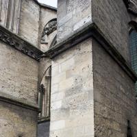 Cathédrale Notre-Dame de Amiens - Exterior, south nave buttress from triforium level