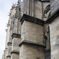 Cathédrale Notre-Dame de Amiens - Exterior, south nave buttress from triforium level